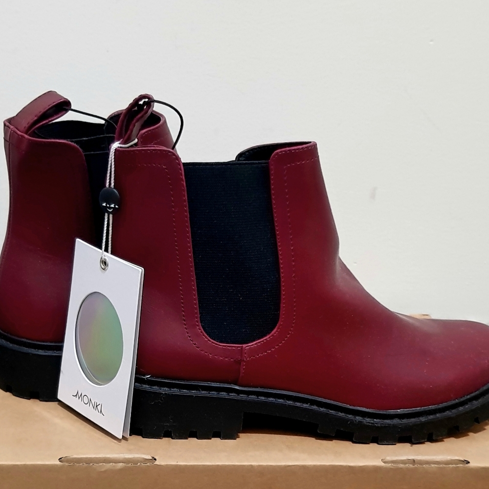 MONKI Chelsea Burgundy Boots